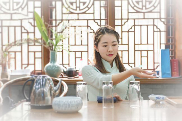 {���ι���